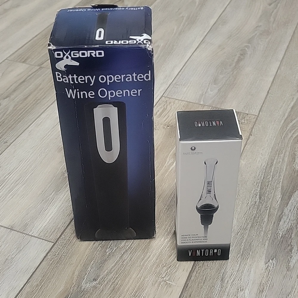 Battery Powered Wine Opener and Vintorio Aerator